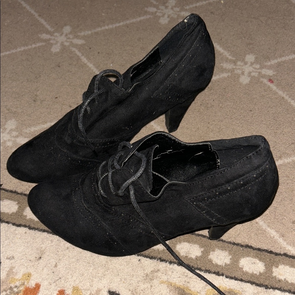Women's Lace-Up Heels